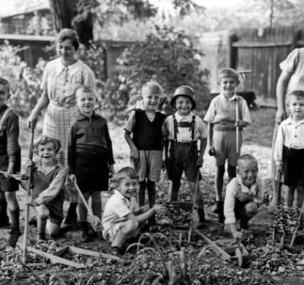 40 erstaunliche Fotos fangen den Alltag in Deutschland während des Zweiten Weltkriegs ein.